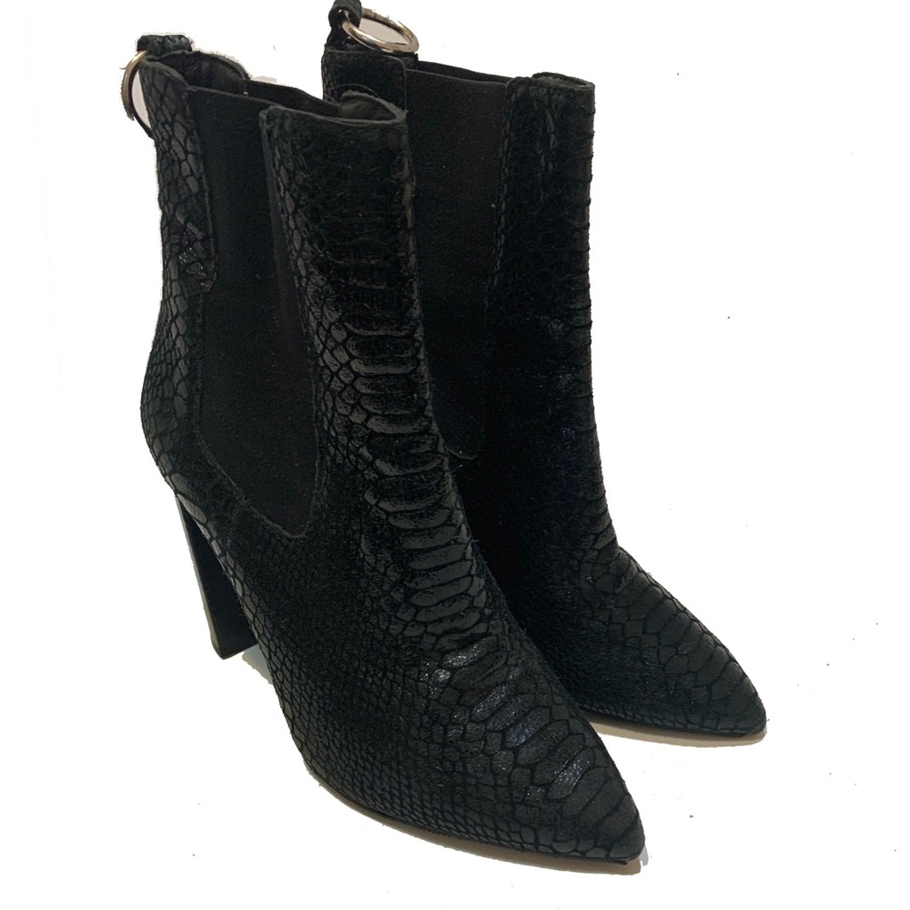 7 / Paige Black Textured Ankle Boots